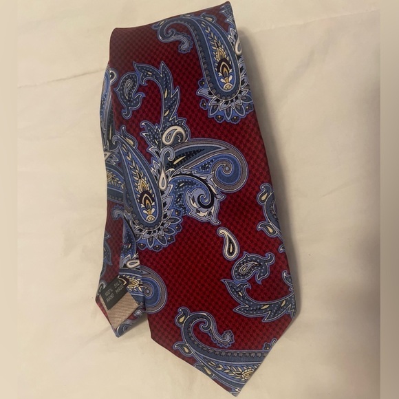 Bruno Piatelli Other - Bruno Piatelli 100% silk hand made tie. Burgundy with blue and silver paisley.